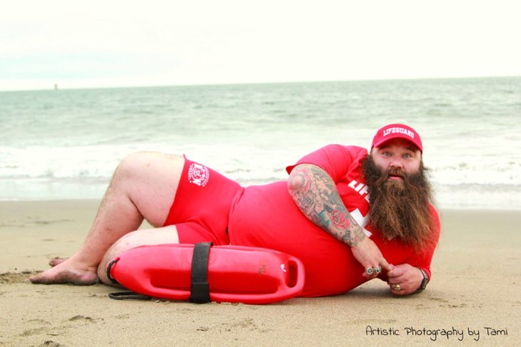 gordito con una barba prominente