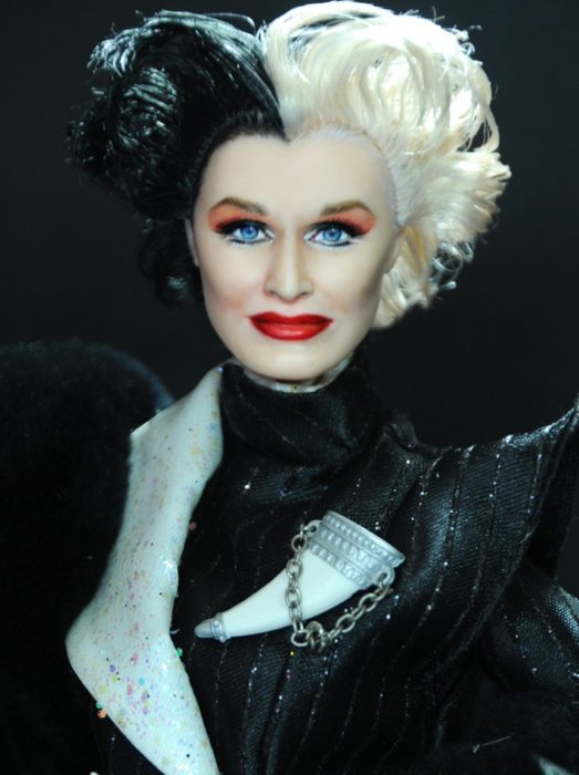 Muñecos realistas. Cruella de Vil muñeca pintada por Noel Cruz