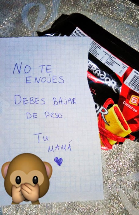 MAMÁ LE PIDE BAJAR DE PESO A SU HIJO