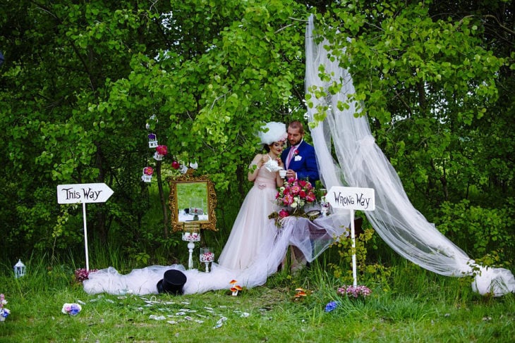 recepción de novios alicia en el país de las maravillas