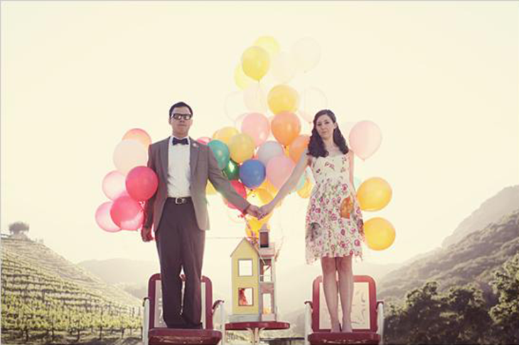 novios con globos