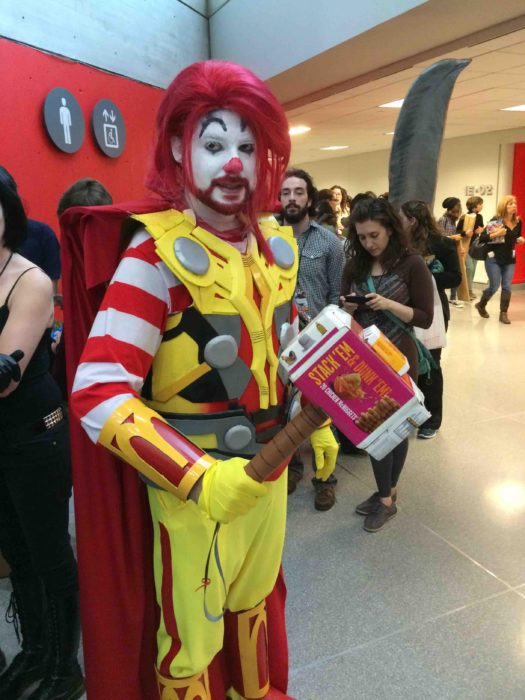 disfraz de payaso mcdonalds y thor 