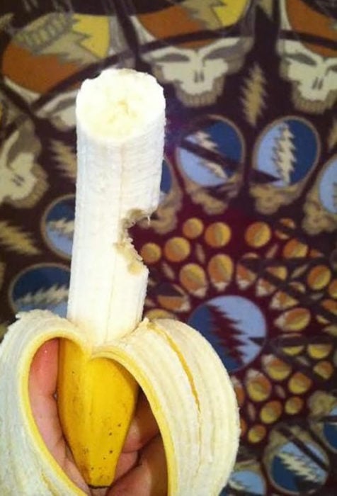 plátano mal mordido