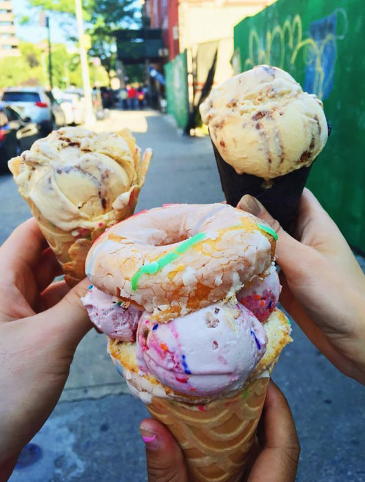 helados con donas arriba