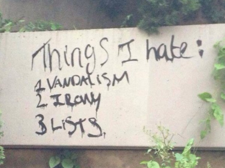 graffiti ironía 