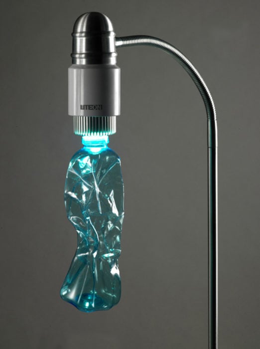 lámpara con botella de plástico