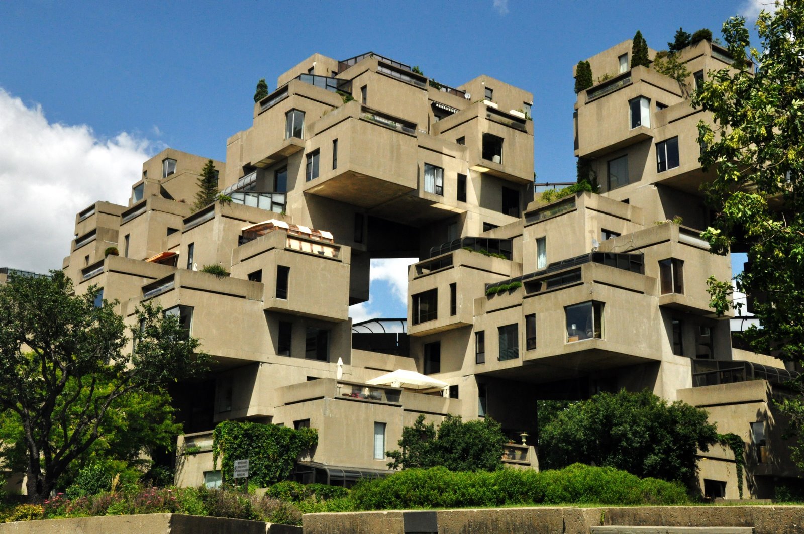 Архитектор необычного дома. Хабитат 67 Монреаль Канада. 10. "Хабитат 67" (Habitat 67), Монреаль. Моше Сафди. Хабитат 67 (Монреаль) необычный жилой дом.