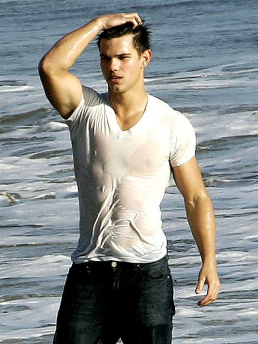 taylor lautner camisa mojada