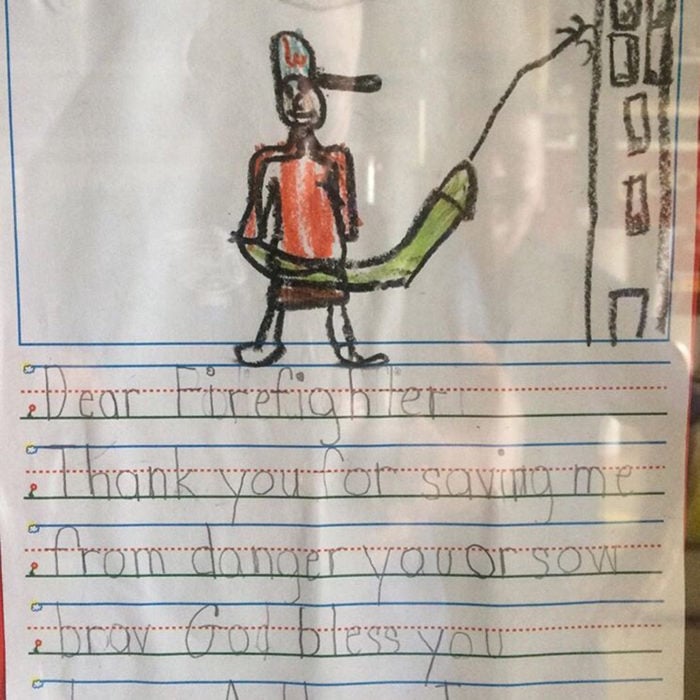dibujo de bombero hecho por un niño