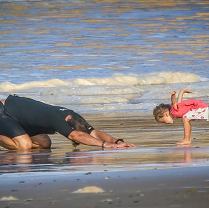 chris practica yoga