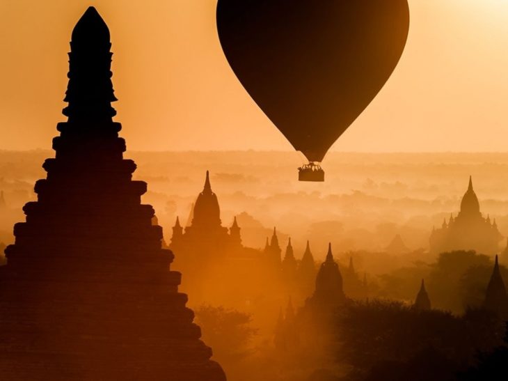 Fotos impresionantes y hermosas. Globo aerostatico en un atardecer