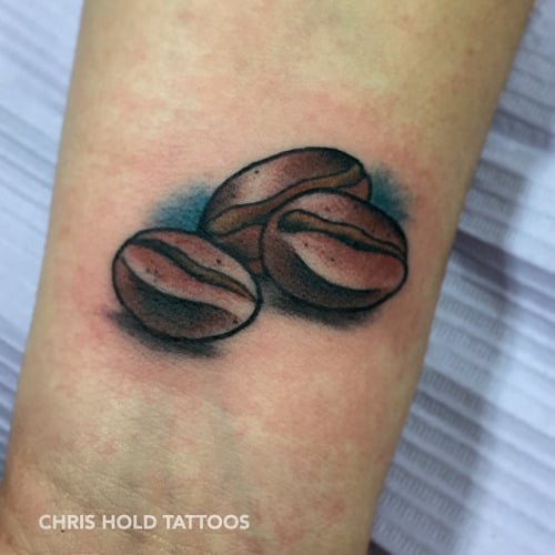 Tatuaje de tres granos de café