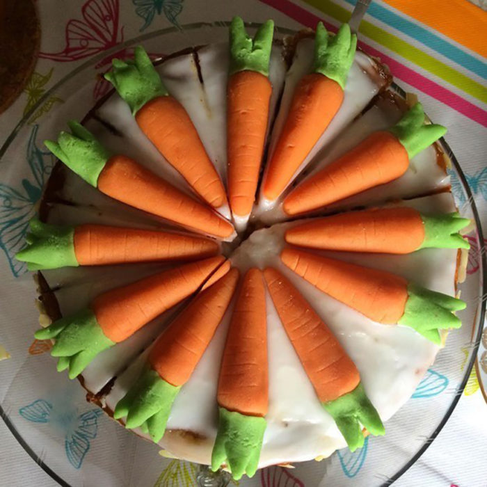 pastel decorado de zanahorias