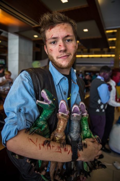 cosplay de Owen Grady y sus velociraptores