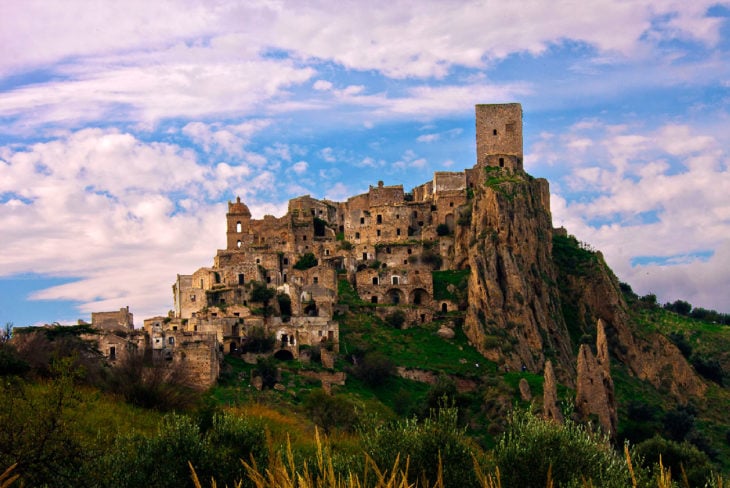 Enorme castillo abandonado