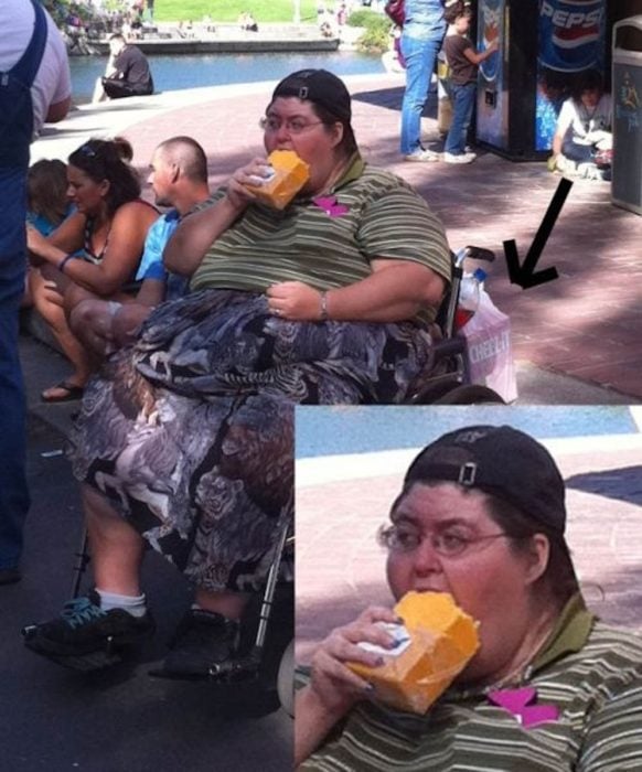 señora comiendo un queso a mordidas