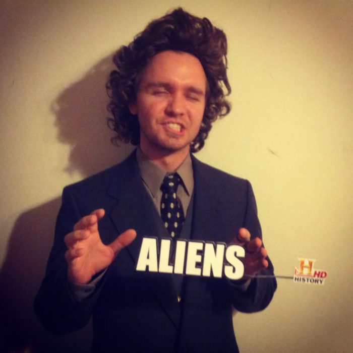 disfraz de hombre de los Aliens de History Channel