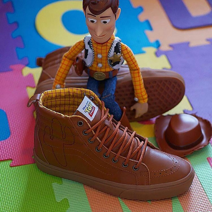 woody con zapatos