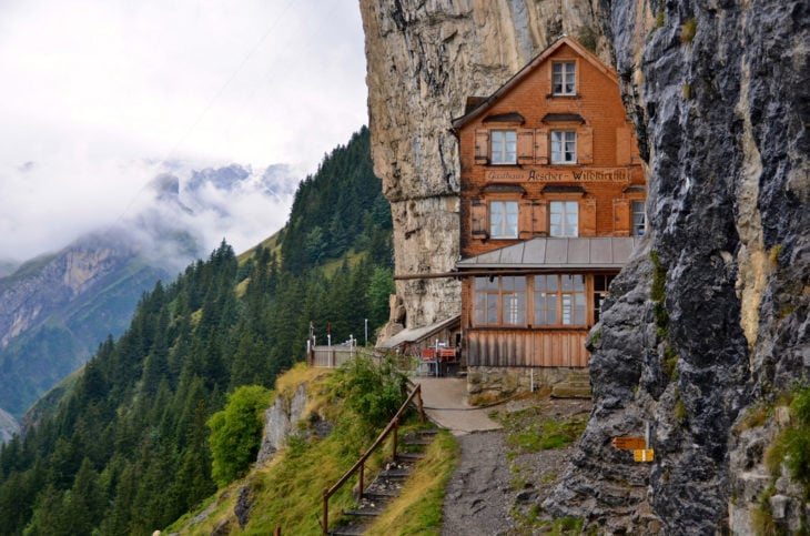 Restaurante vista hermosa en Suiza