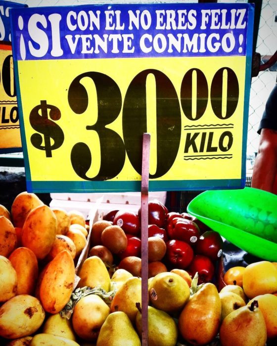 letrero divertido en frutería