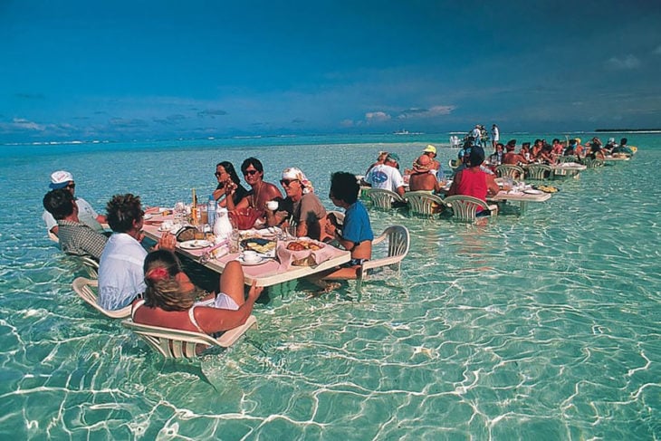 Restaurante dentro del mar 
