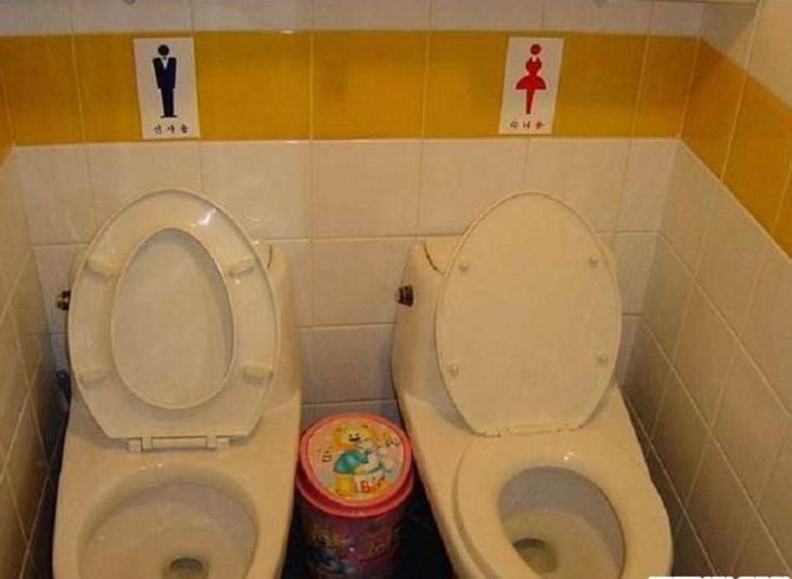 baño hombres y mujeres 