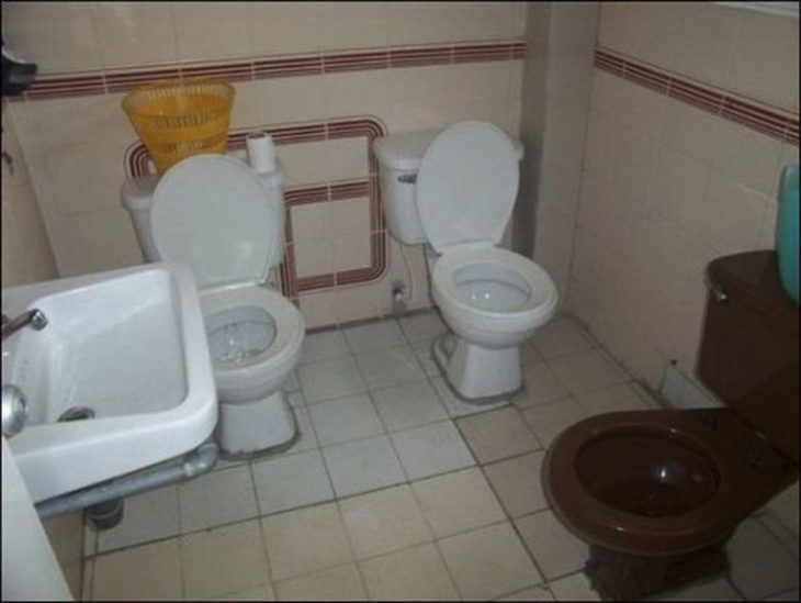 dos tazas de baño juntas