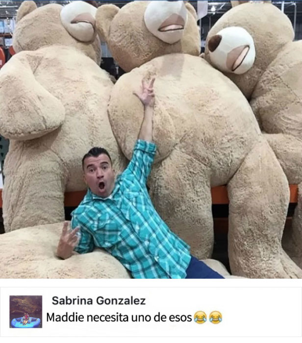 ABUELO LE COMPRA PELUCHE A SU HIJA