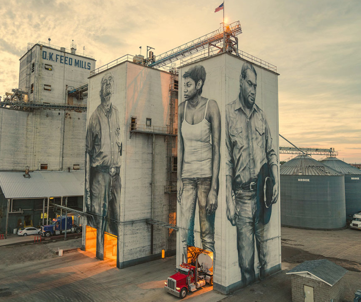 personajes pintados por guido van helten