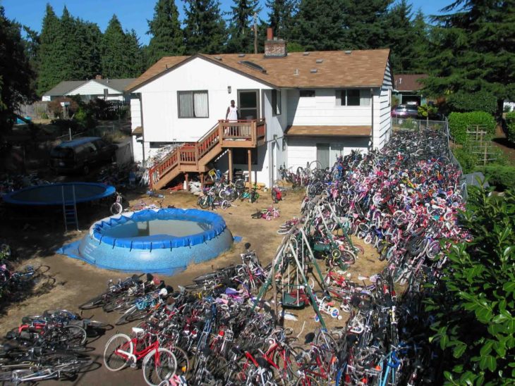 Fotos sin sentido - Casa con miles de bicicletas