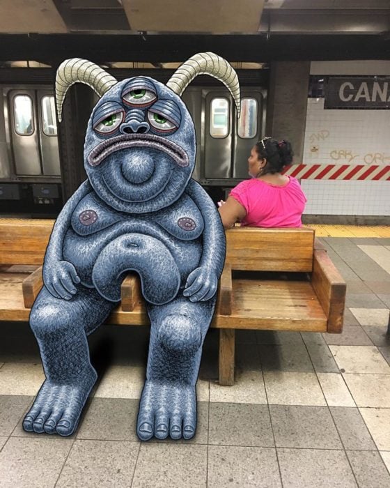 Ilustraciones metro - un monstruo gordo sentado en dos asientos