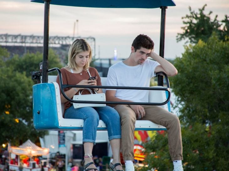 PAREJA EN UN MAL DÍA EN LA FERIA D MINNESOTA