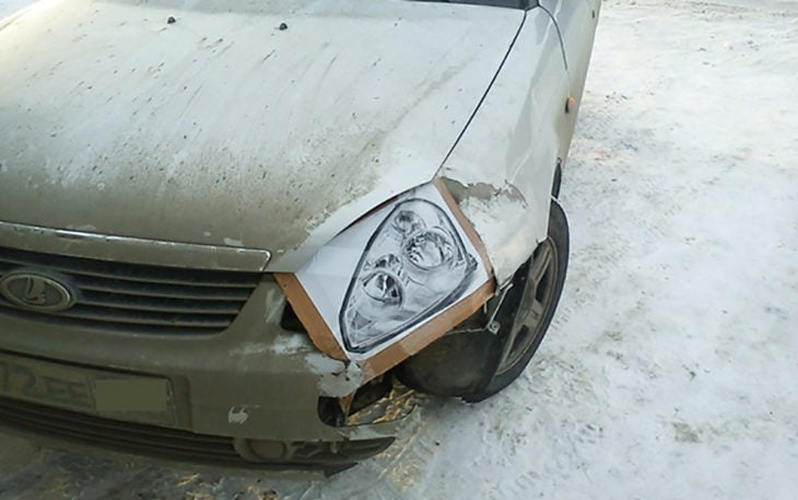 impresión de foco de coche donde debería ir el foco de coche