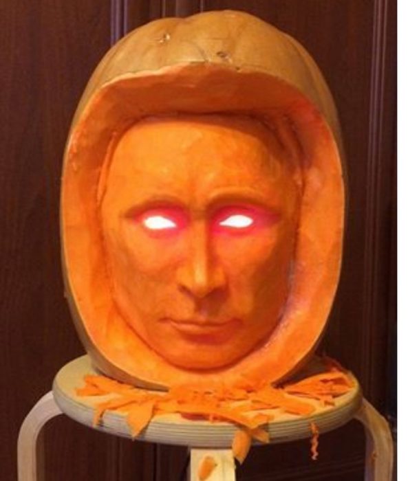 calabaza tallada con el rostro de putin