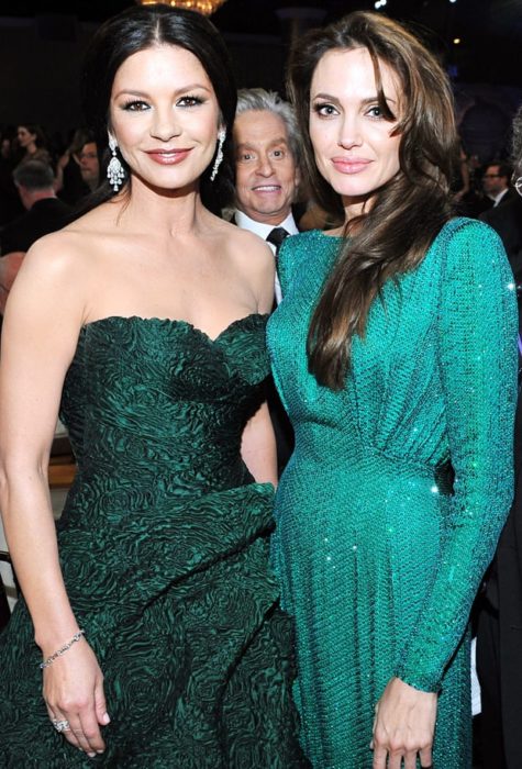 Michael Douglas arruinó la foto de Angelina Jolie y Catherine Zeta Jones