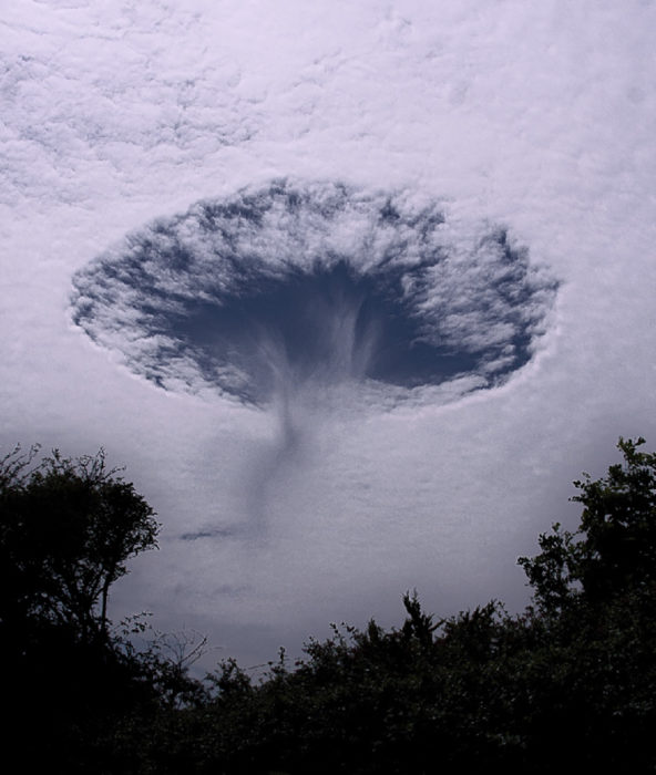 vació circular en las nubes