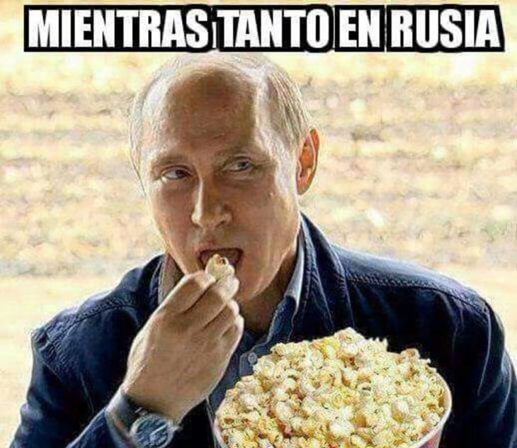 Vladimir Putin comiendo palomitas