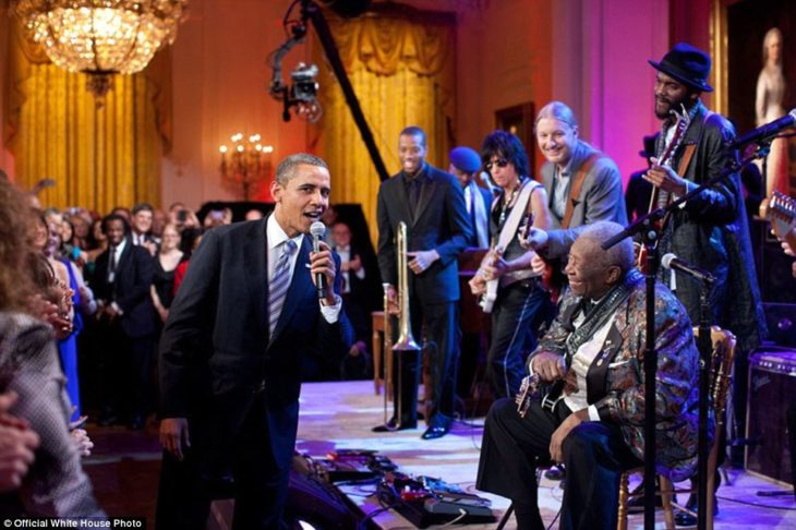 Obama canta con B.B King Sweet Home Chicago