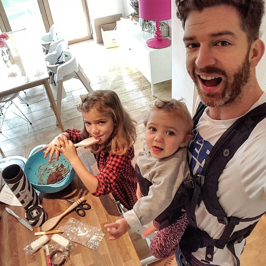 Muestra la realidad de ser padre de 4 hijas en su Instagram