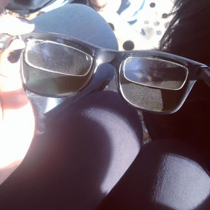 micas de lentes con graduación detrás de lentes de sol