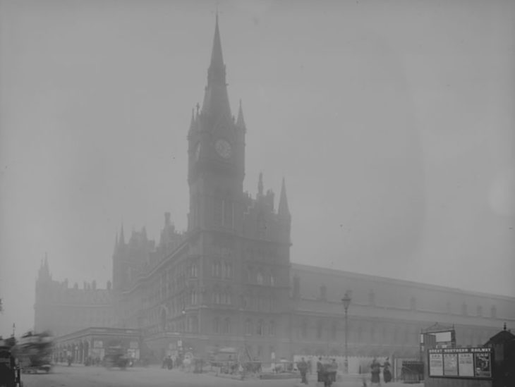 big ben visto desde neblina 