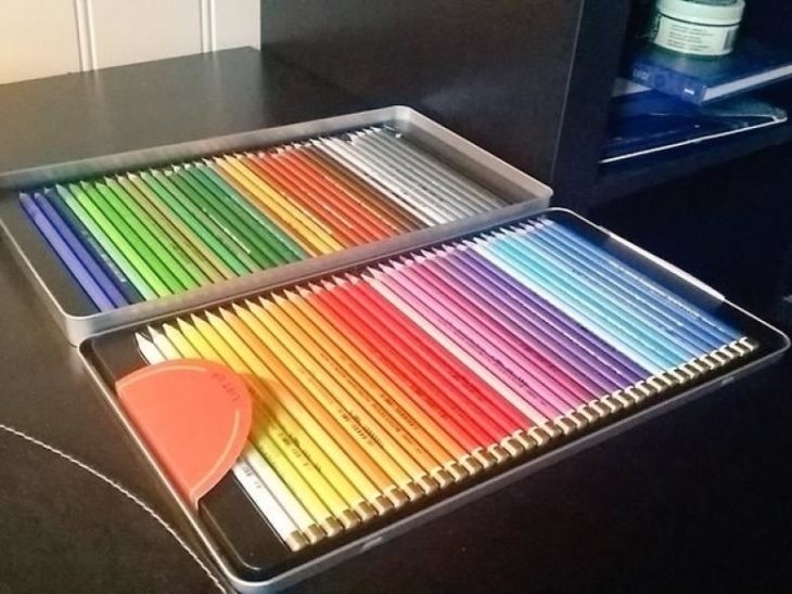 caja grande de colores 