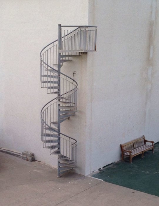 escalera de caracol sin ningún destino