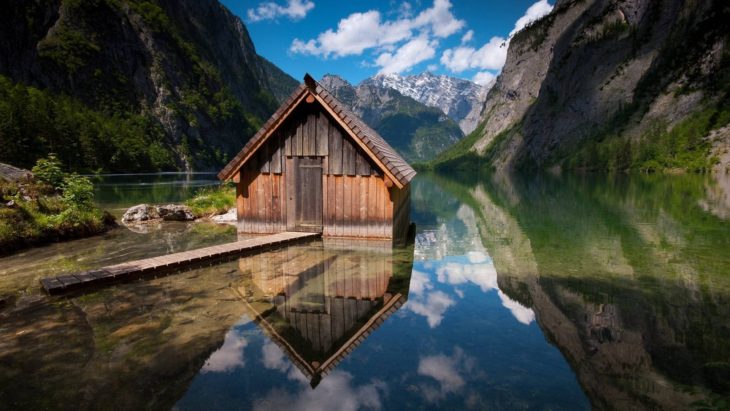 Casa a la orilla del lago