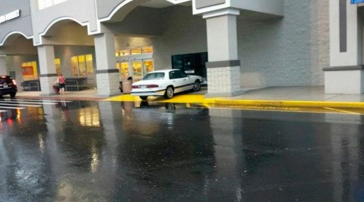 estacionamiento de walmart