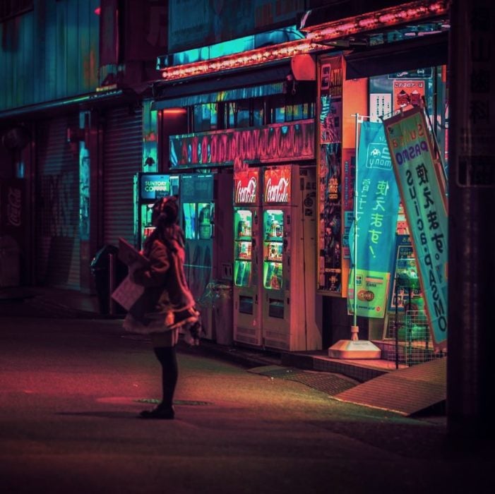 Calles de Tokio, fotografía tomada durante una noche lluviosa