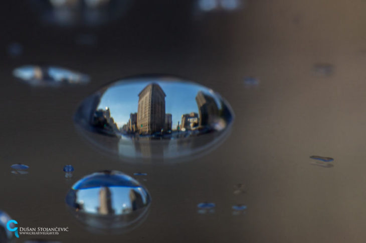 foto del edificio flatiron tomada en gotas de agua