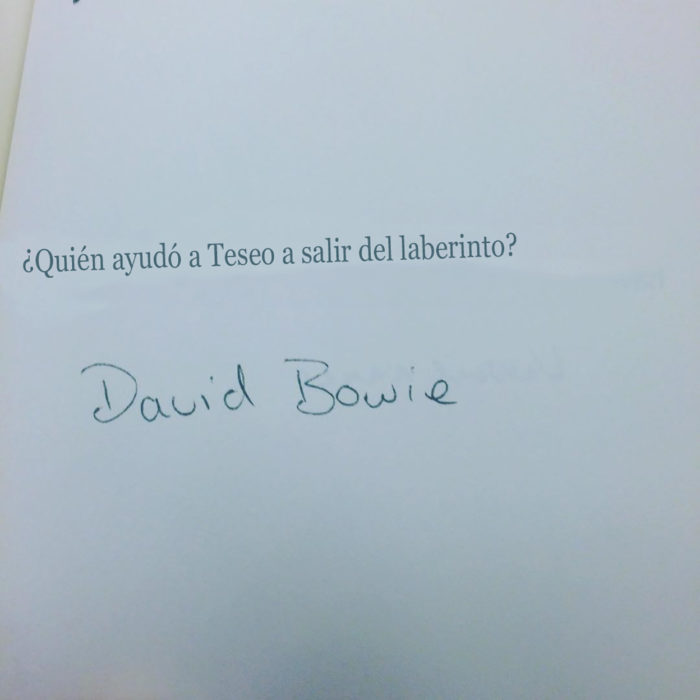 pregunta de examen con respuesta graciosa de david bowie