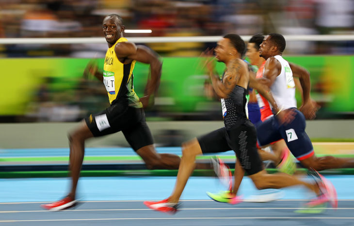 Usan Bolt en la semifinal de 100 metros