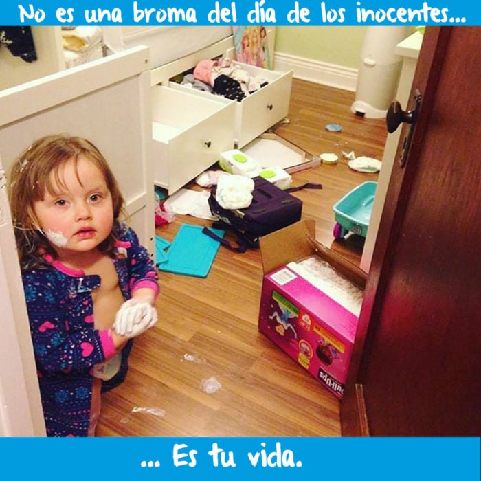 niña desordenó la cocina 